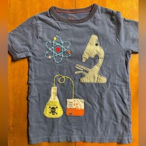 Mini Boden appliqué science shirt size 4/5 in great condition